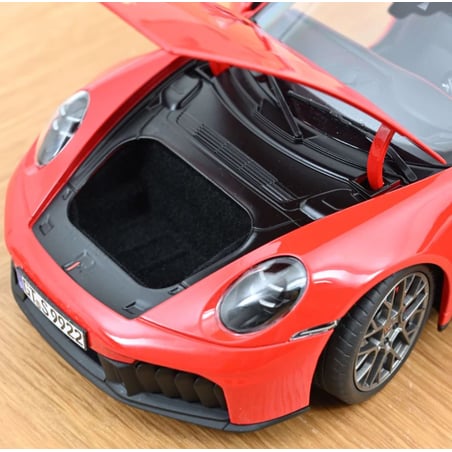 Norev 1/18 Porsche 911 (992-2) Carrera 4 GTS 2025