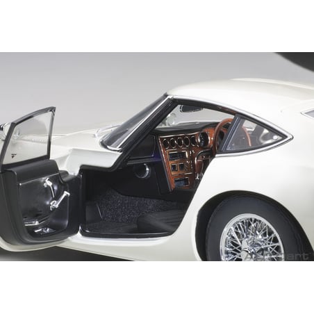 1/18 Toyota 2000GT (with metal wire spoke wheels)