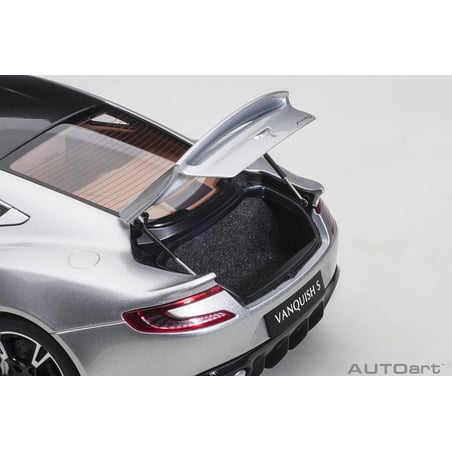 1:18 Aston Martin Vanquish S (AUTOart)