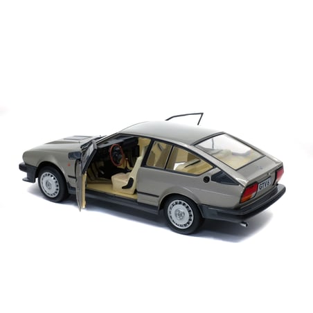 1:18 1:18 ALFA ROMEO GTV 6 1984