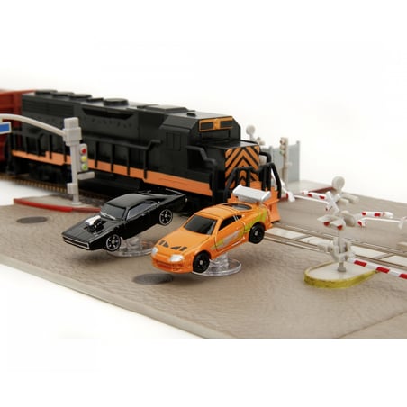 Jada Nano Scene Final Race The Fast & The Furious, Toyota Supra & Dodge Charger R/T Train Diorama set (The last Run) 2001