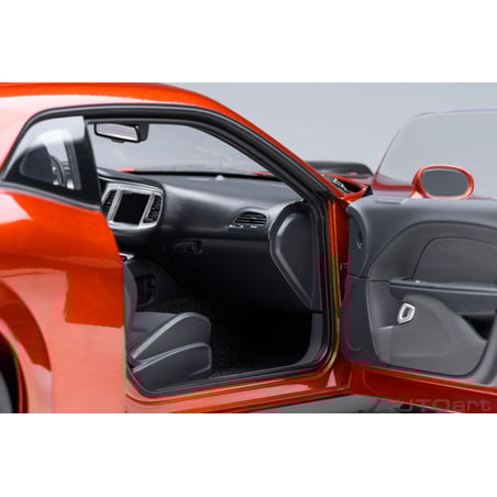 Autoart 1/18 Dodge Challenger R/T Scat Pack Shaker Widebody 2022