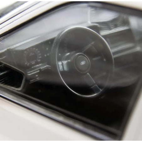 MCG 1/18 Ford Sierra Sapphire Cosworth 1988