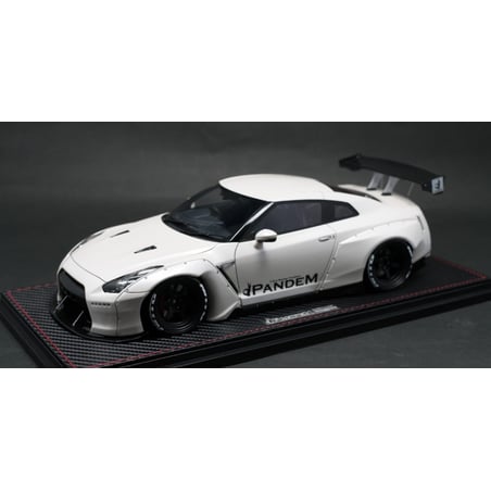 Ignition Model 1/18 Nissan Skyline R35 GT-R Pandem T.R.A. Racing Tradition 2017