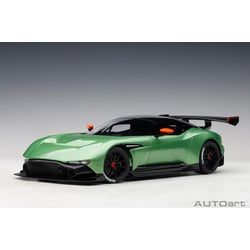 AUTOart 1/18 Aston Martin...
