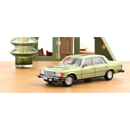Norev 1/18 Mercedes-Benz 450 SEL US Spec 1979 TV Series "Dallas" (1978-1991) J.R. Ewing