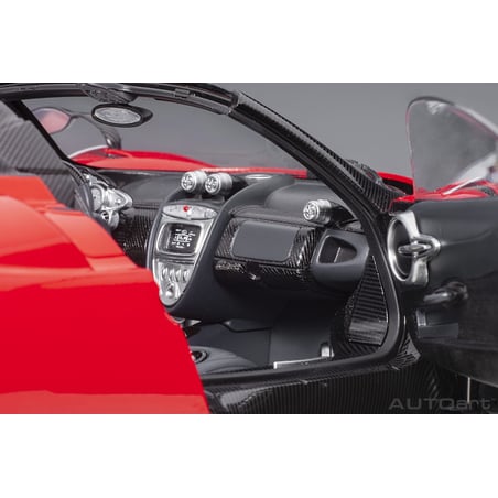 Autoart 1/18 Pagani Huayra Roadster