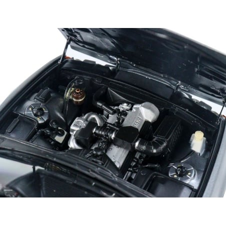 Minichamps 1/18 BMW 5 Series 535i (E34) 1988