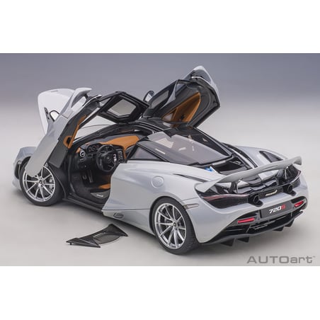 1/18 McLaren 720S