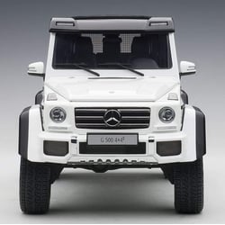 1:18 Mercedes Benz G500...