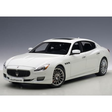 Autoart 1/18 Maserati Quattroporte GTS 2015