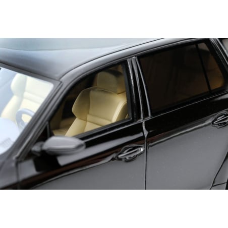 Otto Mobile 1/18 BMW M5 E61 2004