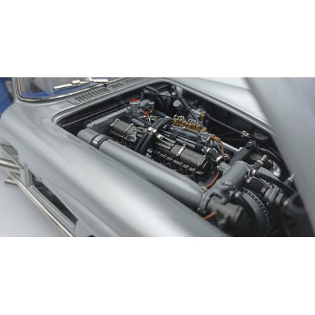 CMC 1/18 Mercedes-Benz 300 SLR Coupé, RAC Tourist Trophy 1955, No.T1