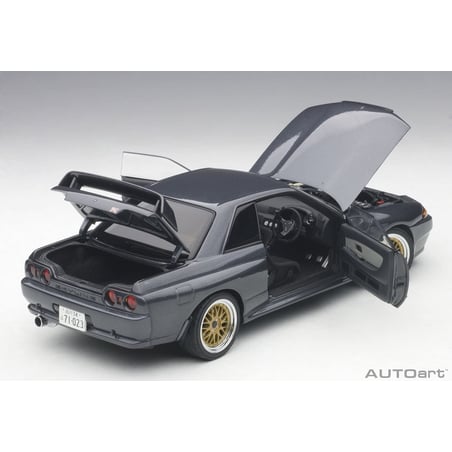 Autoart 1/18 Nissan Skyline GT-R (R32) Wangan Midnight Reina
