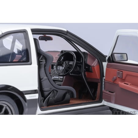 Autoart 1/18 Toyota Sprinter Trueno (AE86) “Project D” Final version