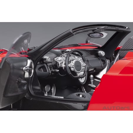 Autoart 1/18 Pagani Huayra Roadster