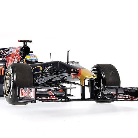 Minichamps 1/18 Scuderia Toro Rosso STR4 2009 No.11 S.Bourdais