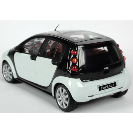 Kyosho 1/18 Smart ForFour