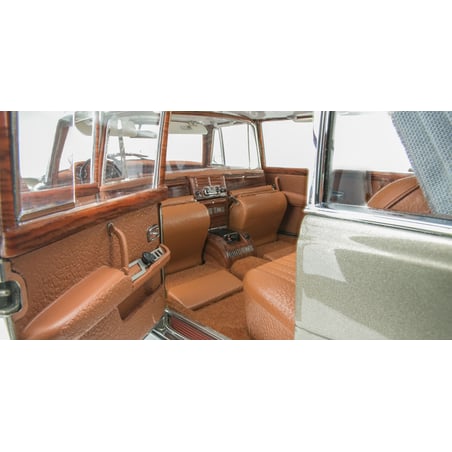 CMC 1/18 Mercedes Benz 600 Pullman (W 100) Limousine with a sunroof, 1963 - 1981