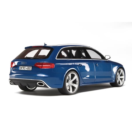1/18 Audi A4 RS4 Avant 2013