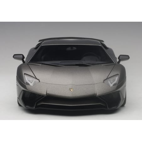 1:18 Lamborghini Aventador LP 750-4 SV (AUTOart)