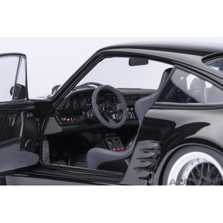 Autoart 1/18 Porsche 911 (930) Turbo Wangan Midnight “Blackbird”