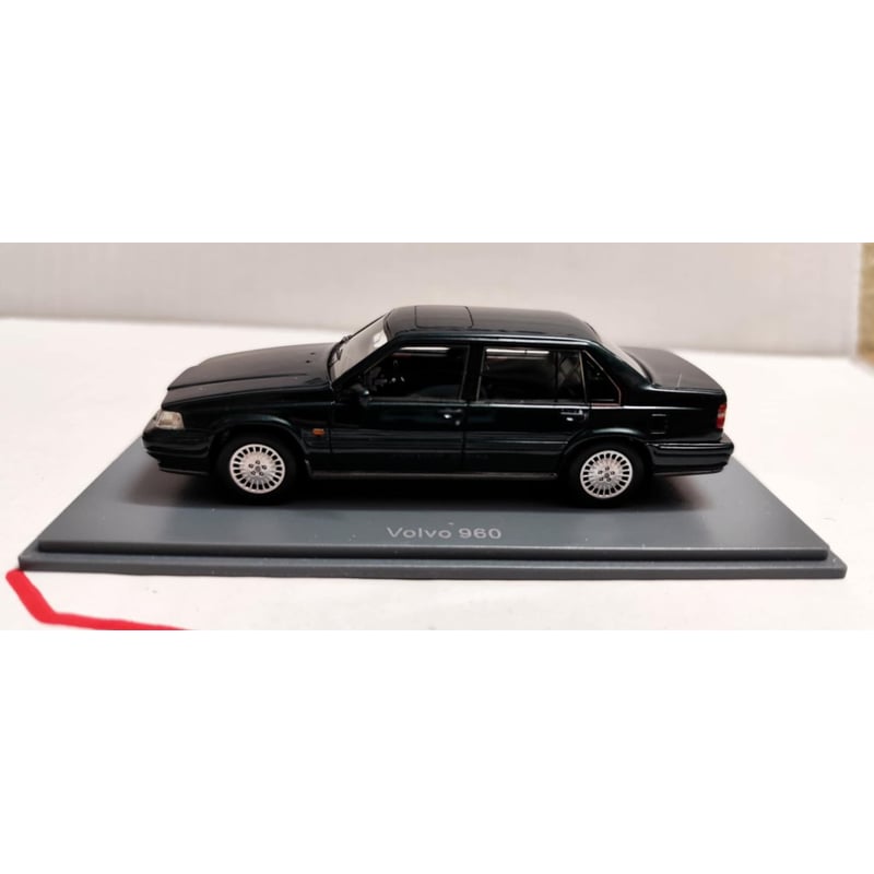 Neo 1/43 Volvo 960 1995