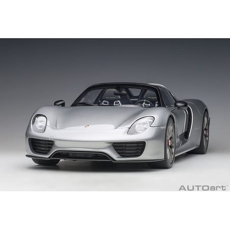 Autoart 1/18 Porsche 918 Spyder Weissach Package 2013