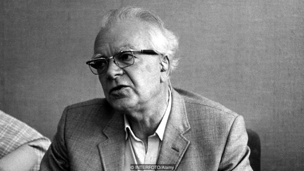 যেভাবে জীবনের শুরু: প্রোটনের শক্তি 7 Peter Dennis Mitchell
