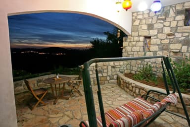 Suite spaziosa con soggiorno e cortile adiacente - 7