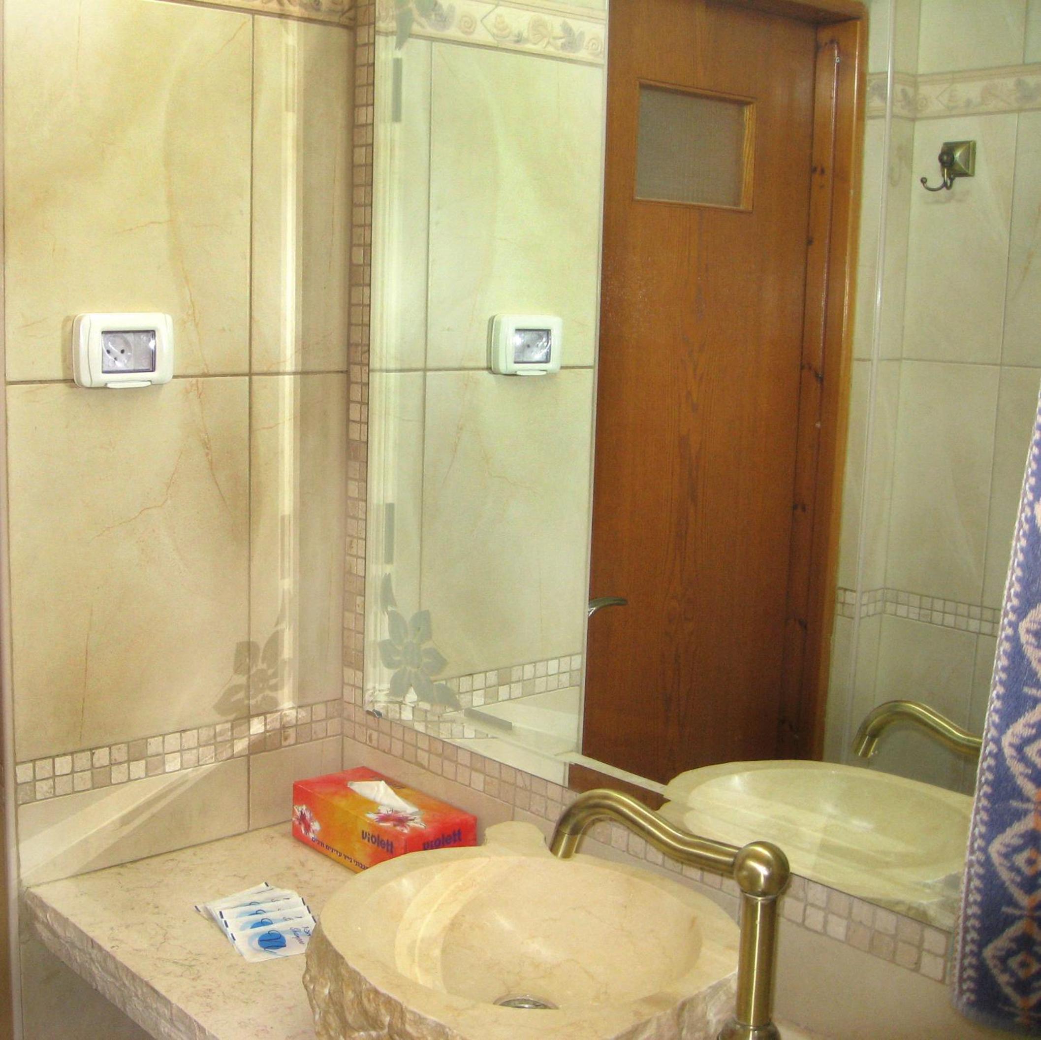 Ofek - Chalet en bois avec jacuzzi, sauna et vue sur le lac de Tibériade - 15