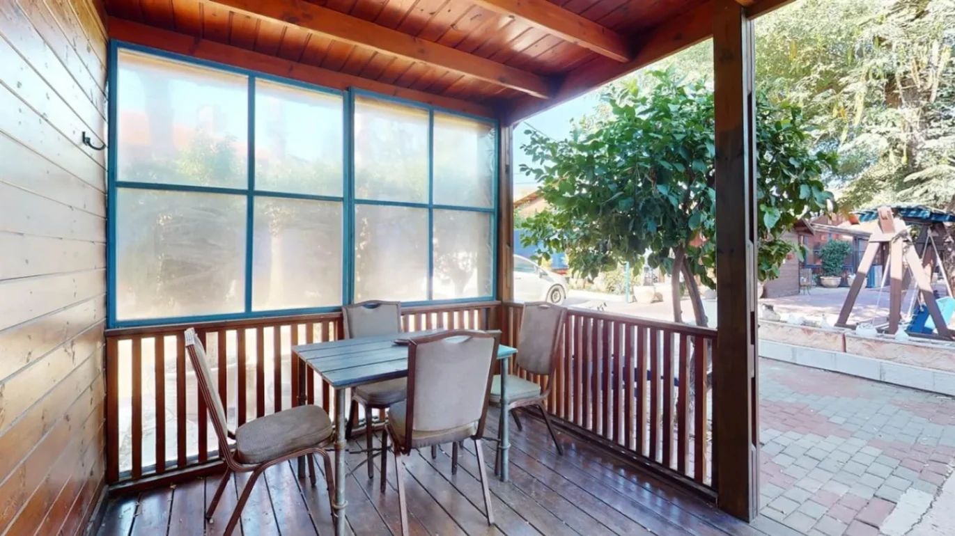 Romantic cabin with jacuzzi in the Galilee in Menahemya, Kinneret, Israel