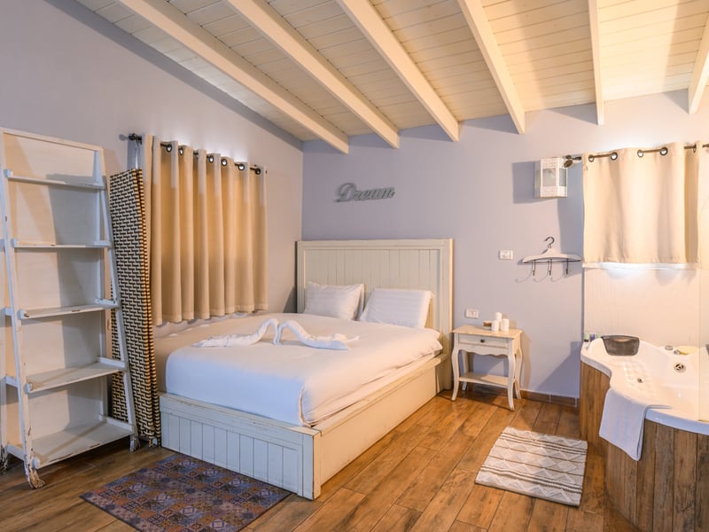 Романтическая хижина № 2 - Yeluz Cabins in Yavne'el, Кинерет, Israel