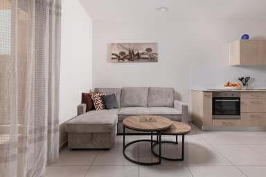 Appartement deux pièces avec balcon (B) - 2