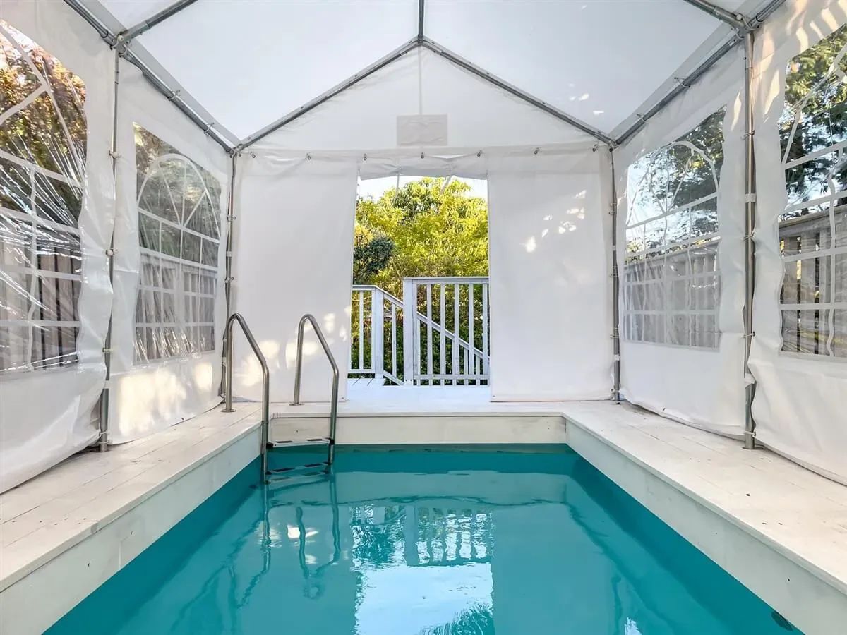 Suite mit privatem Pool und Innenhof – Tiffany-Suiten in Had-Nes, Golanhöhen und Hermon, Israel