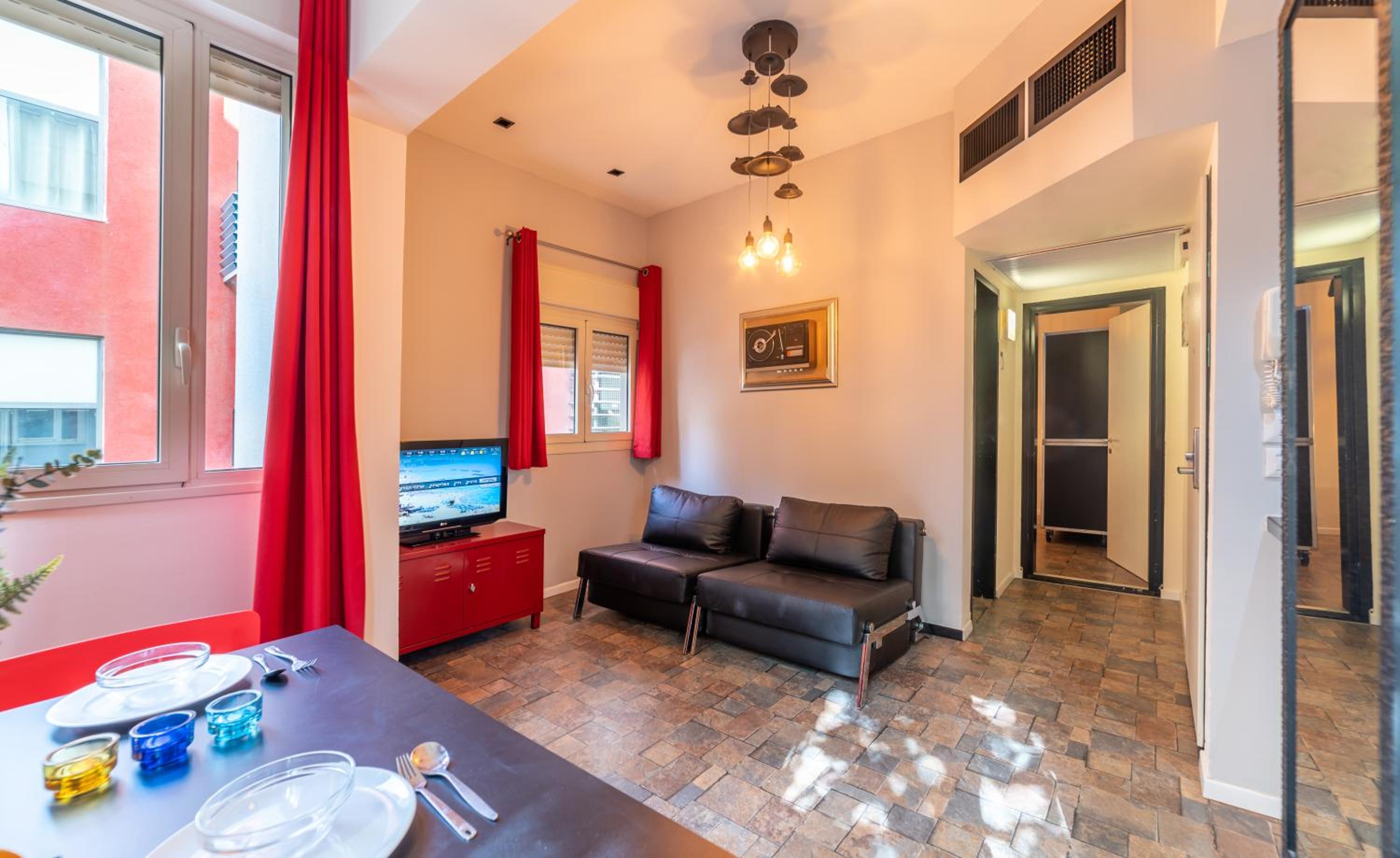 Appartement une chambre avec pièce sécurisée - 3