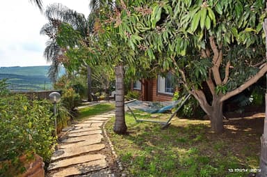 בקתת עץ זוגית עם נוף לגליל - 14