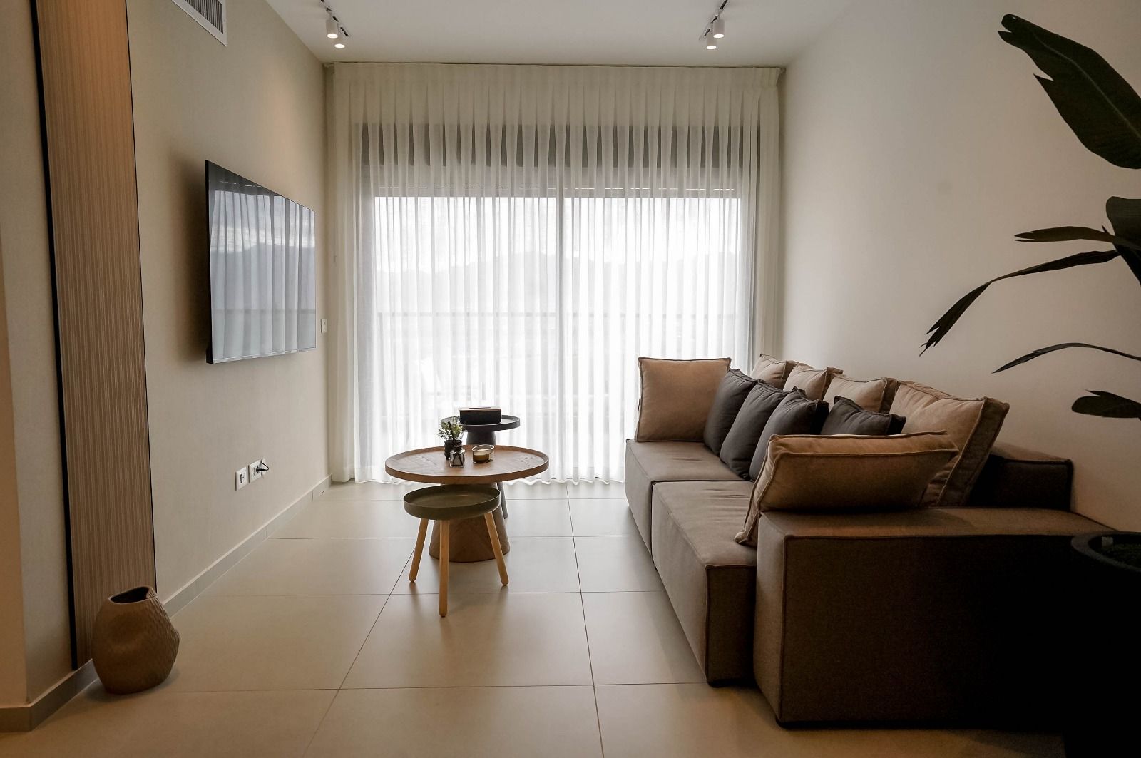 Neve Dekalim - a large family guesthouse in Elat, Eilat, Israel