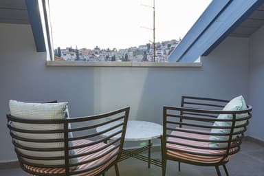 יחידה זוגית עם מרפסת - 2