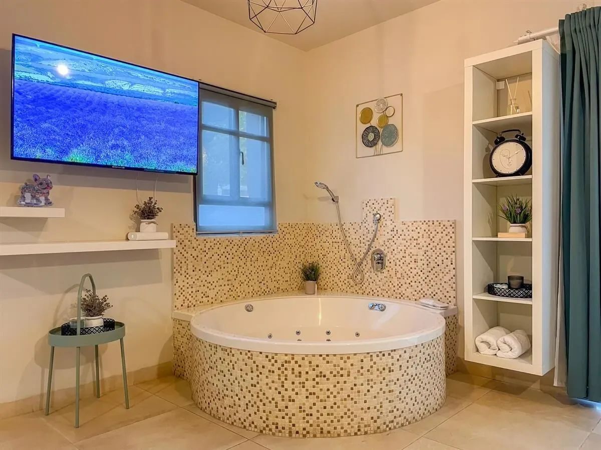 Suite mit privatem Pool – Tiffany Suiten in Had-Nes, Golanhöhen und Hermon, Israel