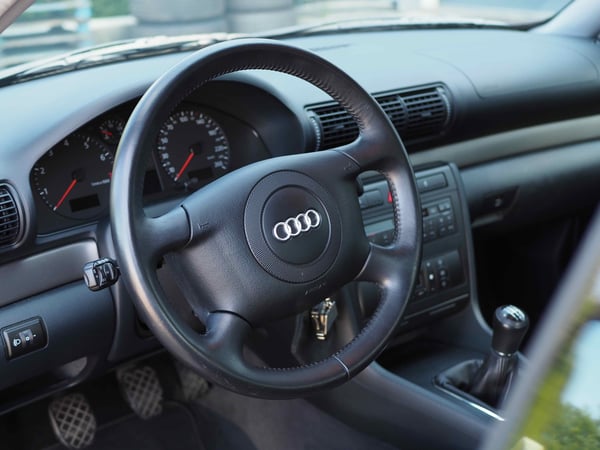 Audi A4 1.6 Advance - 2001