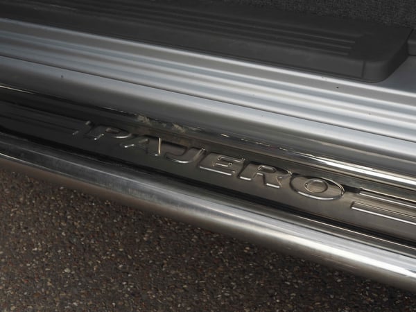 Mitsubishi Pajero V60 3.5 V6 GDI  Short Body - 2000