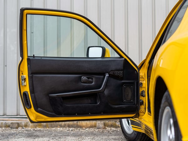 Porsche 944 2.5L - 1985