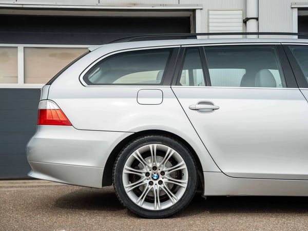 BMW E61 525i Touring High Executive - 2005