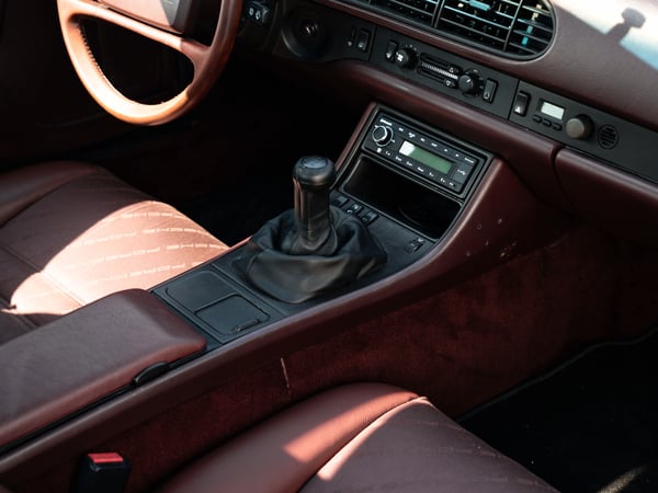 Porsche 944 Turbo - 1985