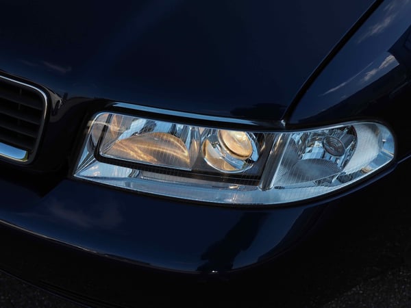Audi A4 1.6 Advance - 2001