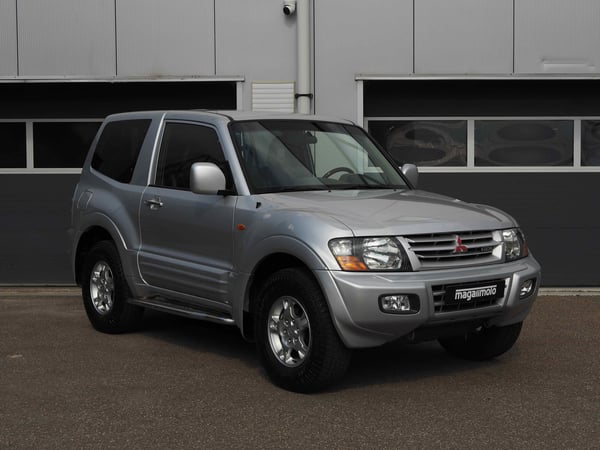 Mitsubishi Pajero V60 3.5 V6 GDI  Short Body - 2000