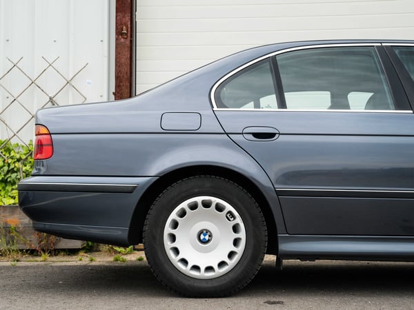 BMW E39 523i A - 1997