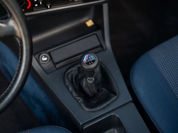 BMW E30 323i Coupe - 1984