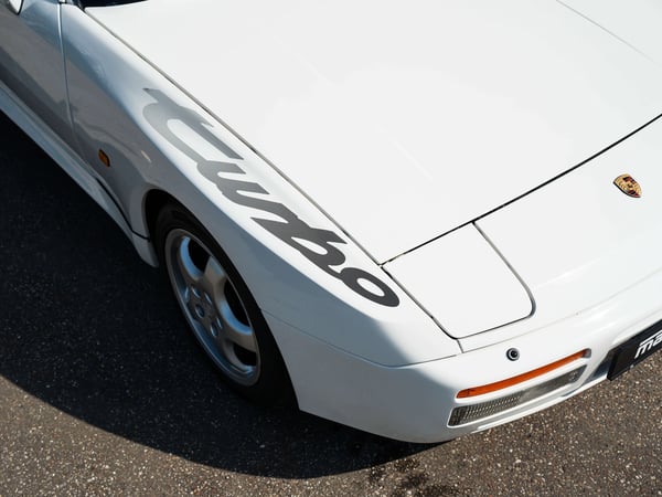 Porsche 944 Turbo - 1985